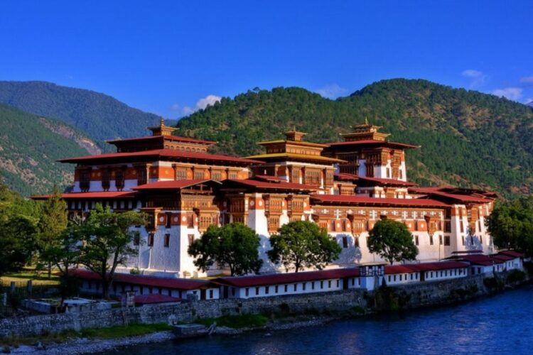 новость 04-07-2022 Бутан заявил об открытии для туристов