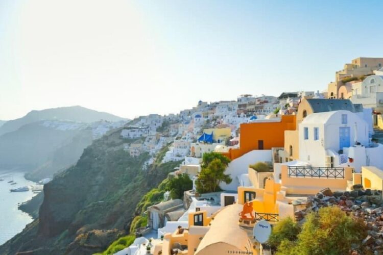 новость 12-07-2022 По числу туристических прибытий Греция приблизилась к доковидным показателям