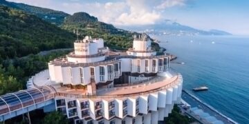 новость 14-07-2022 Потери краснодарских и крымских курортов этим летом превысят 3,4 миллиона туристов