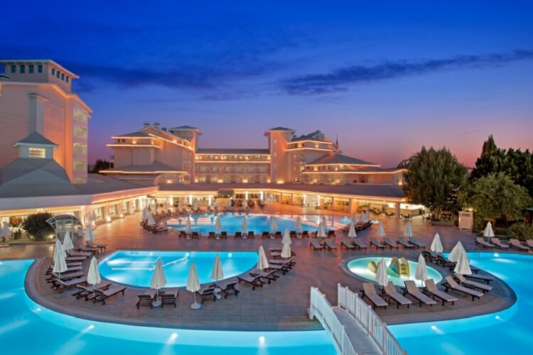 новость 04-07-2022 Самые популярные отели Белека встали на "стоп"