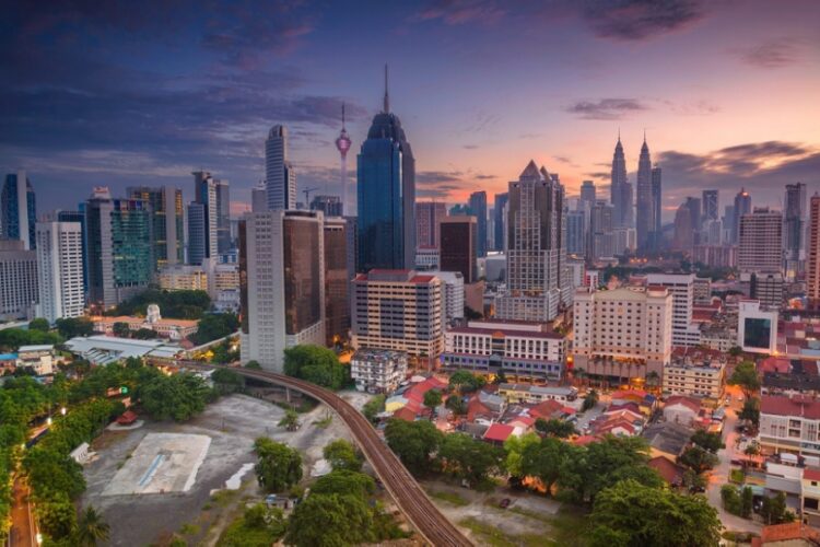 новость 19-08-2022 Малайзия отменила все ковидные ограничения