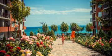 новость 02-08-2022 Российский турпоток в Болгарию увеличился почти в 4 раза