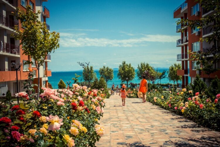 новость 02-08-2022 Российский турпоток в Болгарию увеличился почти в 4 раза