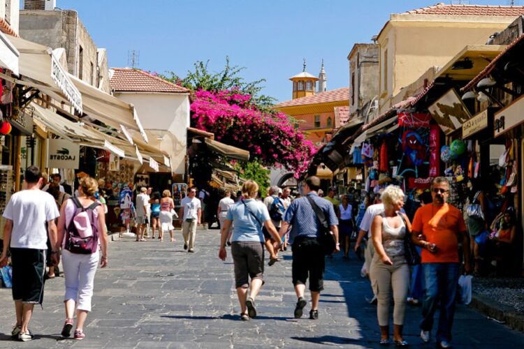 новость 09-08-2022 Кто заменит российских туристов в Греции?