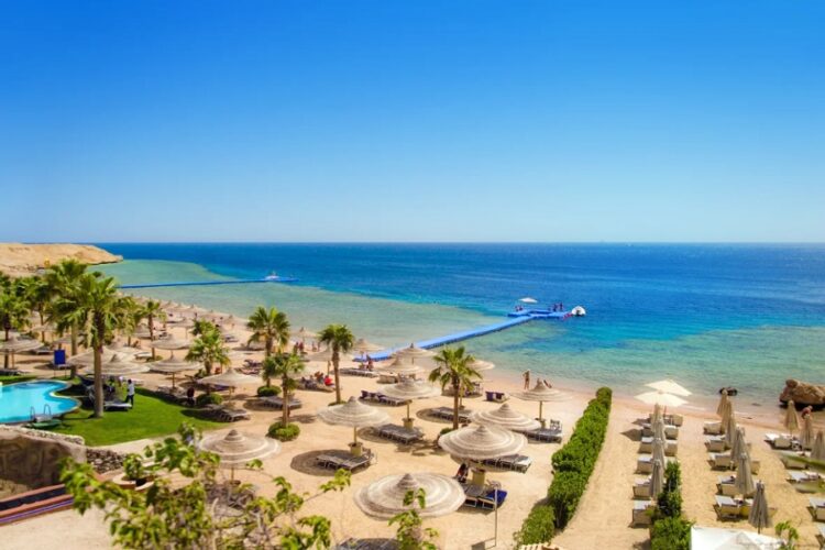 новость 17-08-2022 АНЕКС Тур будет возить туристов на курорты Египта прямыми авиарейсами AZUR air