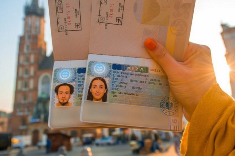 новость 27-08-2022 Как россиянам попасть в Европу, если им откажут в выдаче туристических виз