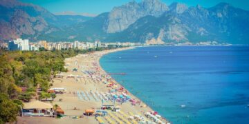 новость 09-09-2022 У S7 Airlines появились билеты в Анталью с вылетом из Москвы и Новосибирска