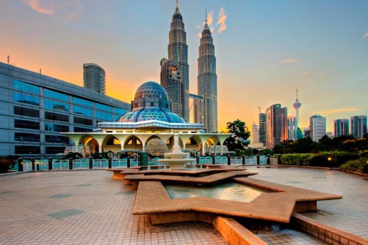 новость 29-09-2022 Малайзия начинает бороться за российских туристов