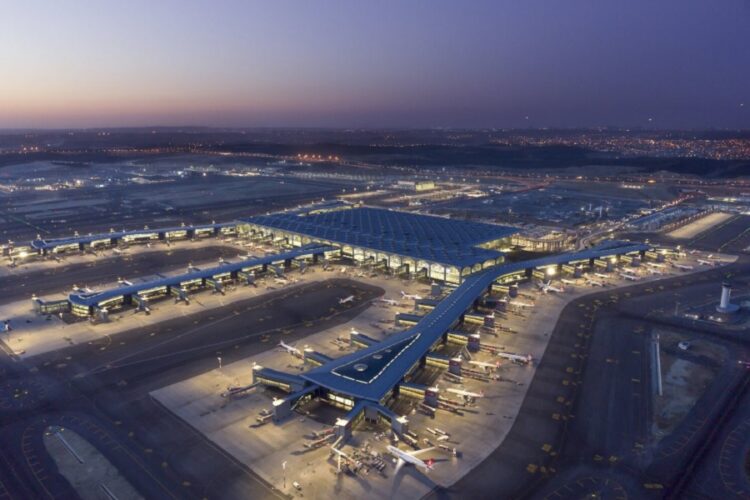 новость 19-09-2022 Число туристических прибытий из России в Стамбул вырастет