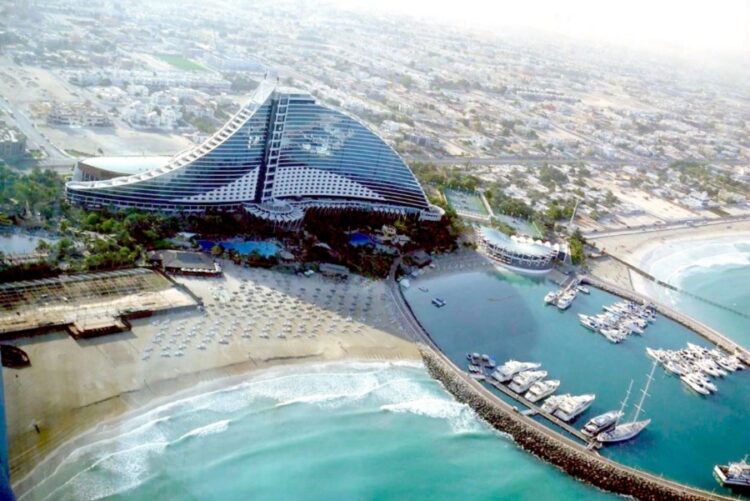 новость 28-09-2022 ОАЭ заявили о смягчении ковидных правил