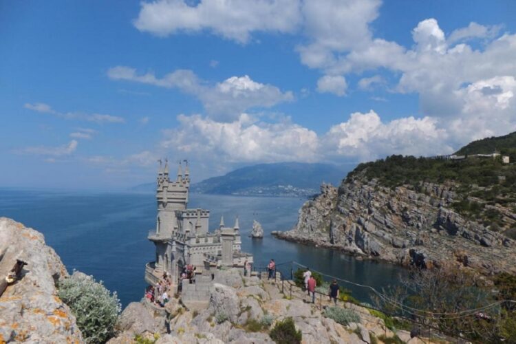 новость 11-10-2022 Единым билетом в Крыму и Абхазии воспользовались менее 1% туристов