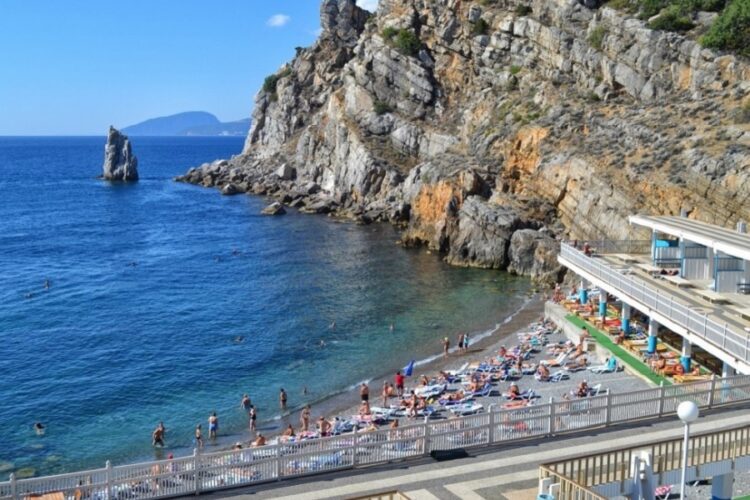 новость 13-10-2022 На поддержку туристической индустрии Крыма правительство выделит 1,6 миллиарда рублей