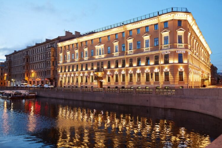 новость 03-11-2022 Отдых в пятизвездочном отеле Петербурга стоит дешевле, чем в Сочи