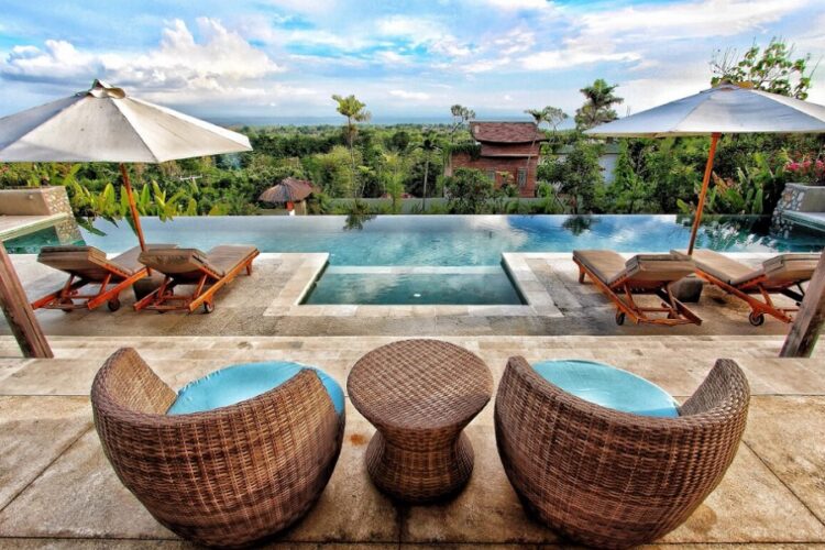 новость 19-11-2022 Состоятельные российские туристы зачастили на Бали