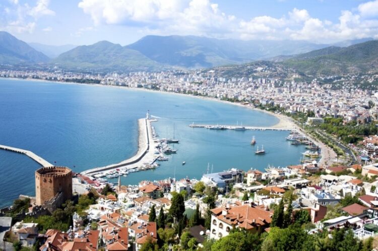 новость 07-11-2022 Доля российских туристов в Анталии снизилась