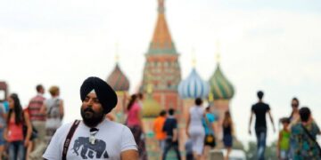 новость 114-12-2022 К 2027 году турпоток из Индии в РФ достигнет полумиллиона