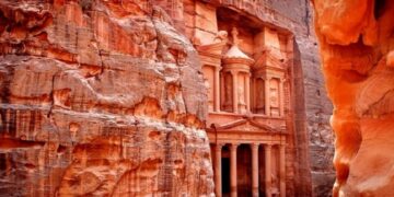 новость 30-12-2022 Сильнейшее наводнение в Иордании. Из Петры эвакуируют туристов