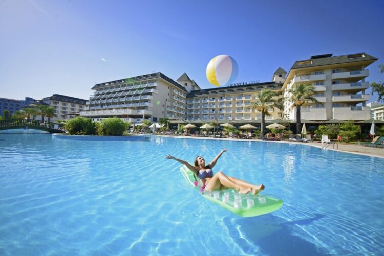 новость 19-12-2022 Некоторые турецкие отели встали на стоп на Новый год