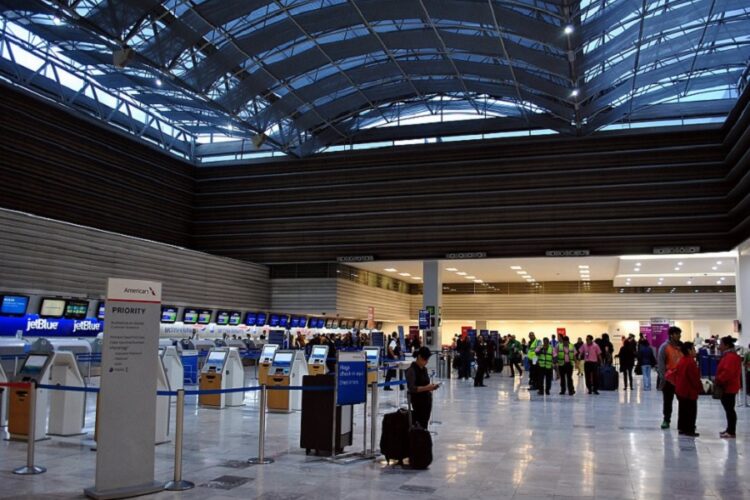 новость 18-01-2023 Почему некоторым российским туристам вновь запретили въезд в Мексику