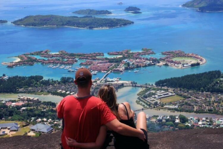 новость 10-02-2023 Россия вновь лидирует по прибытиям на Сейшельские острова