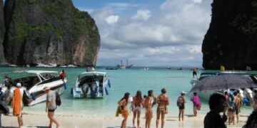 новость 08-02-2023 Российский турпоток в январе превысил 200 тысяч человек