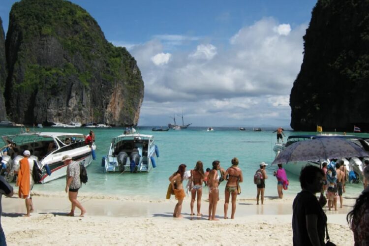 новость 08-02-2023 Российский турпоток в январе превысил 200 тысяч человек