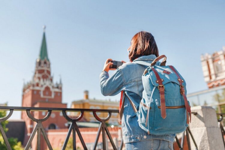 новость 10-02-2023 Число иностранных туристических прибытий в РФ снизилось на 96%