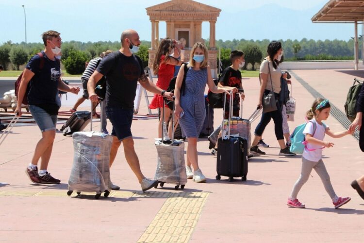 новость 23-02-2023 Этим летом число туристических прибытий из РФ в Турцию снизится