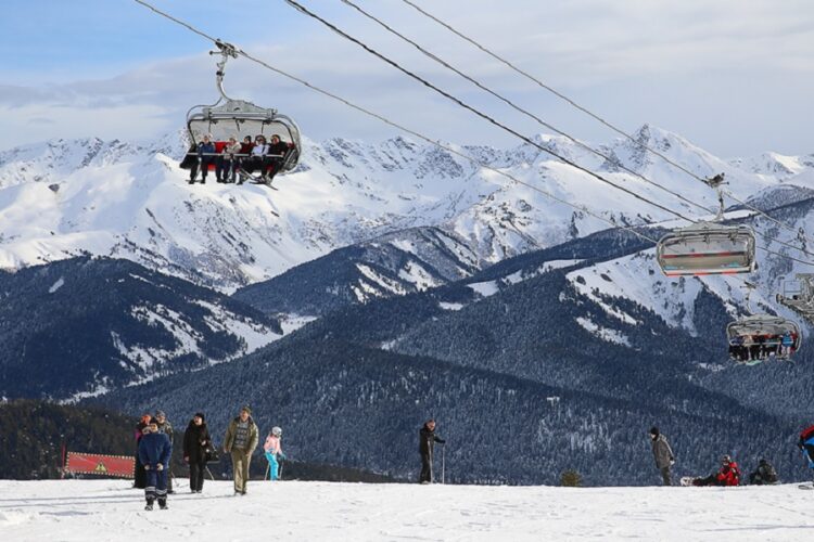 новость 01-03-2023 Рекордное число туристов посетило горнолыжные курорты Северного Кавказа на 23 февраля
