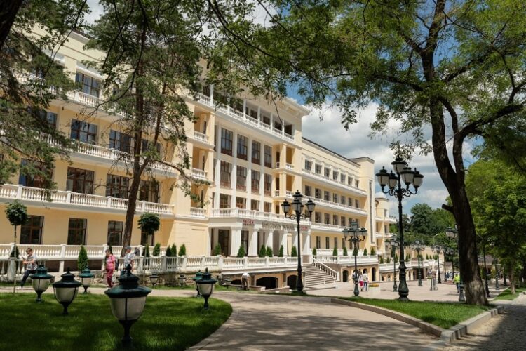 новость 06-04-2023 Туристы стали чаще посещаться санатории Кавказских Минвод