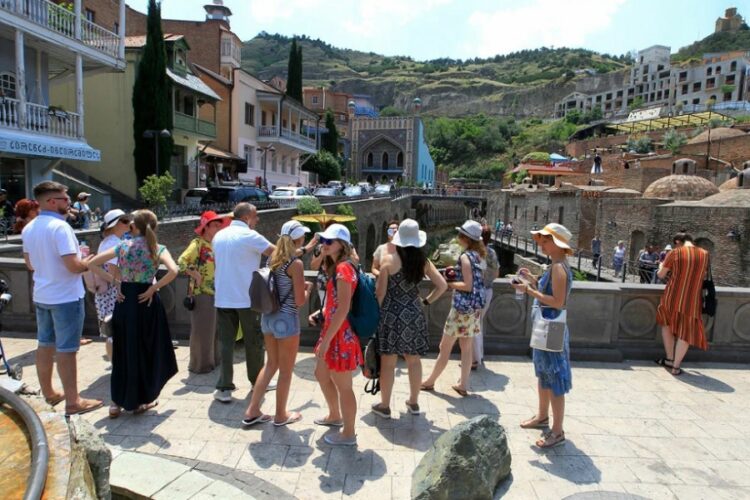 новость 20-04-2023 Российские туристы лидируют по прибытиям в Грузию