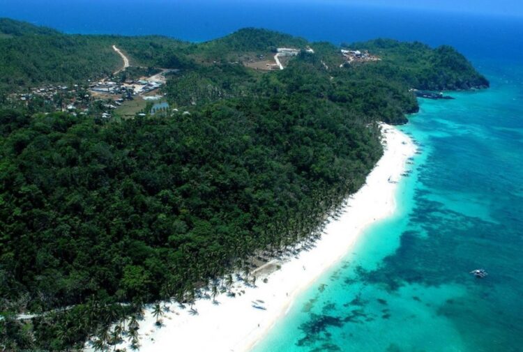 новость 07-04-2023 Российские туристы возвращаются на Боракай