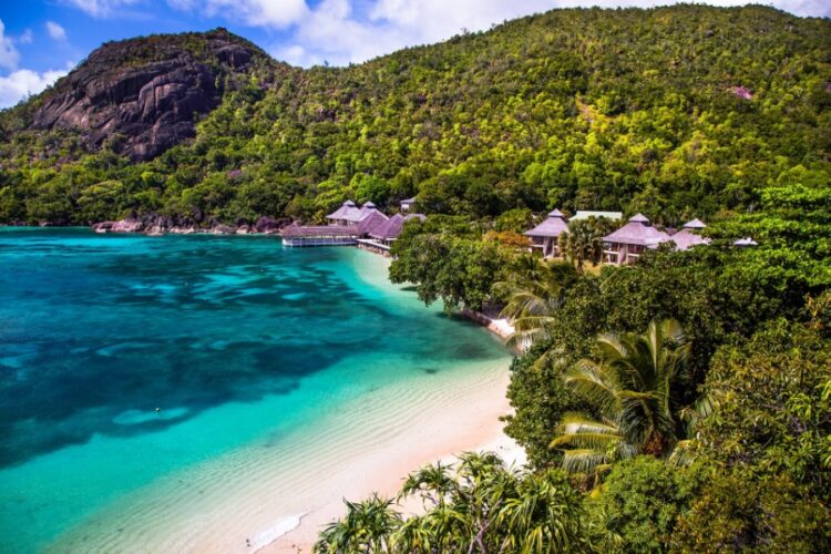 новость 20-04-2023 Российский турпоток на Сейшельские острова сократился на 10%