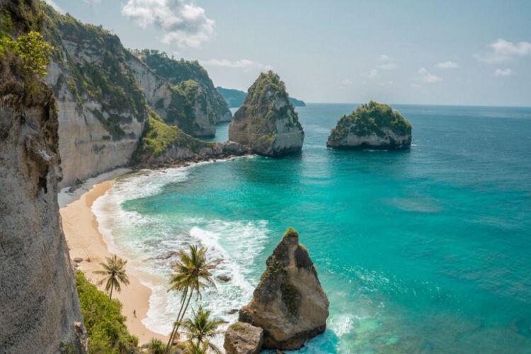 новость 12-05-2023 Райский остров Бали введет квотирование туристов