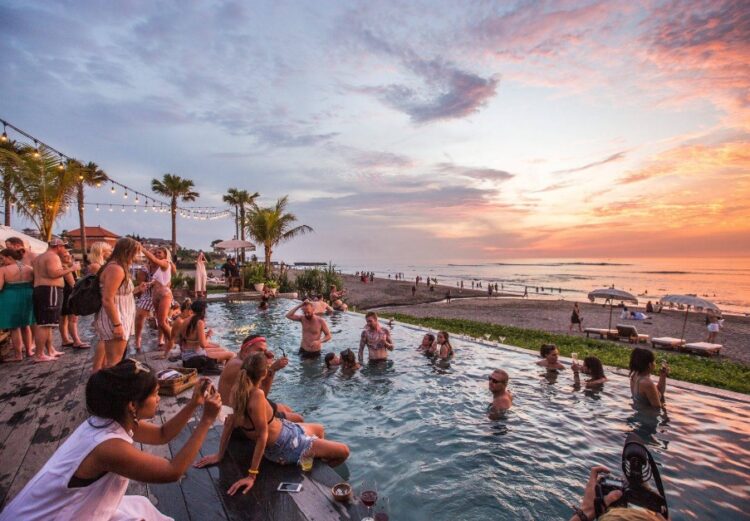 новость 11-05-2023 Российский турпоток на Бали резко сократился