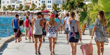 новость 01-06-2023 Россия по-прежнему лидирует по турпотоку в Турцию