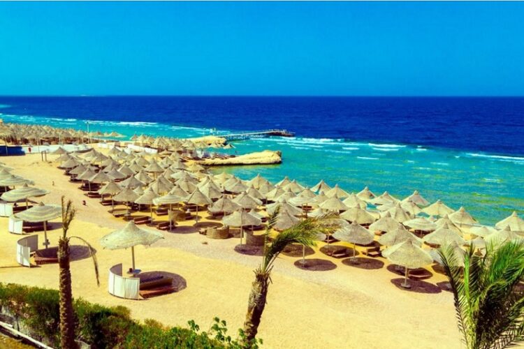 новость 22-06-2023 Власти Египта не стали заставлять отели устанавливать сети от акул