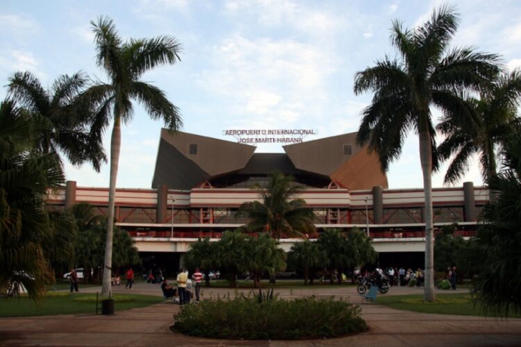 новость 12-06-2023 Рейсы Conviasa из Москву в Гавану стоят в 4 раза дороже, чем в Варадеро