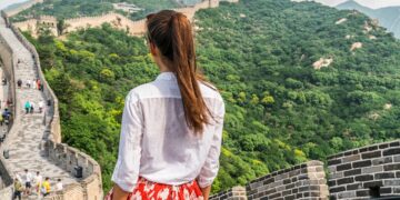 новость 12-06-2023 Российские туристы по числу прибытий в Китай опережают по численности туристов из стран Запада