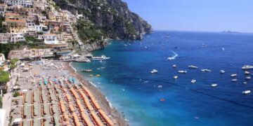 новость 13-06-2023 Новые ограничения для туристов на итальянских пляжах