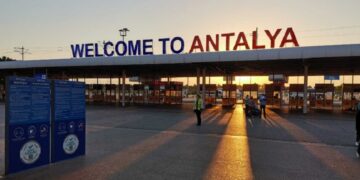 новость 28-06-2023 Аэропорт Антальи установил рекорд по числу пассажиров