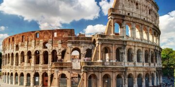 новость 18-07-2023 На Колизее появились новые надписи вандалов