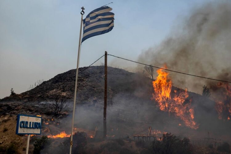 новость 27-07-2023 Что происходит с россиянами, отдыхающими на острове Родос