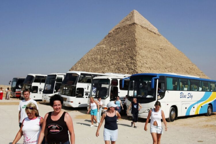 новость 17-07-2023 Курорты Египта заполонили толпы отдыхающих