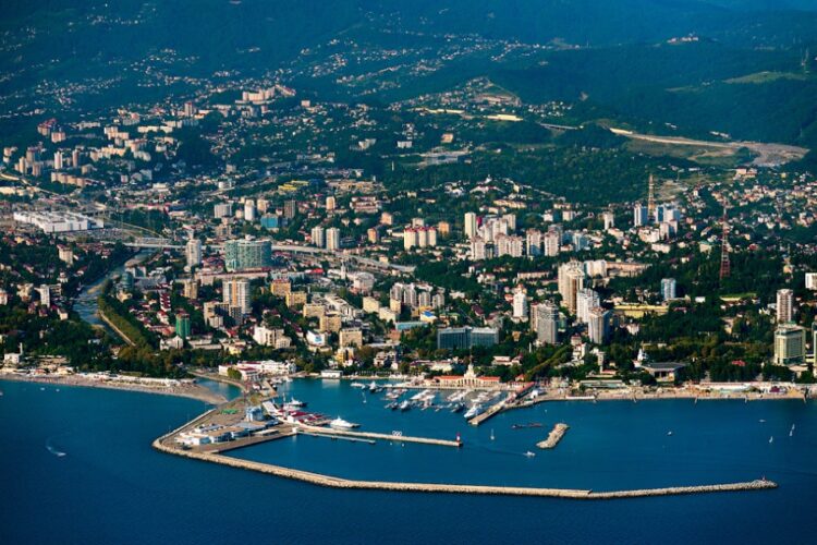 новость 08-07-2023 Почему снизилась стоимость авиабилетов в Сочи