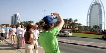 новость 22-07-2023 Число туристических прибытий из России в ОАЭ может побить прошлогодний рекорд