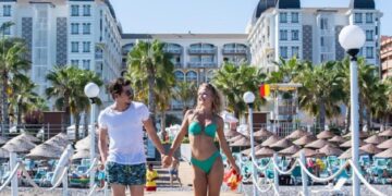 новость 01-08-2023 Из-за подорожания турецких отелей туристы обращаются к частникам