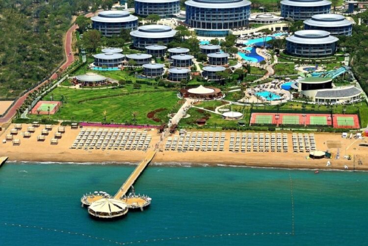 новость 03-08-2023 Объем российского турпотока в Турцию в премиум сегменте снизился