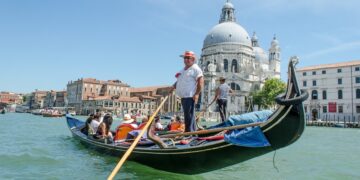 новость 02-08-2023 Венеция ввела новые ограничения для иностранных гостей