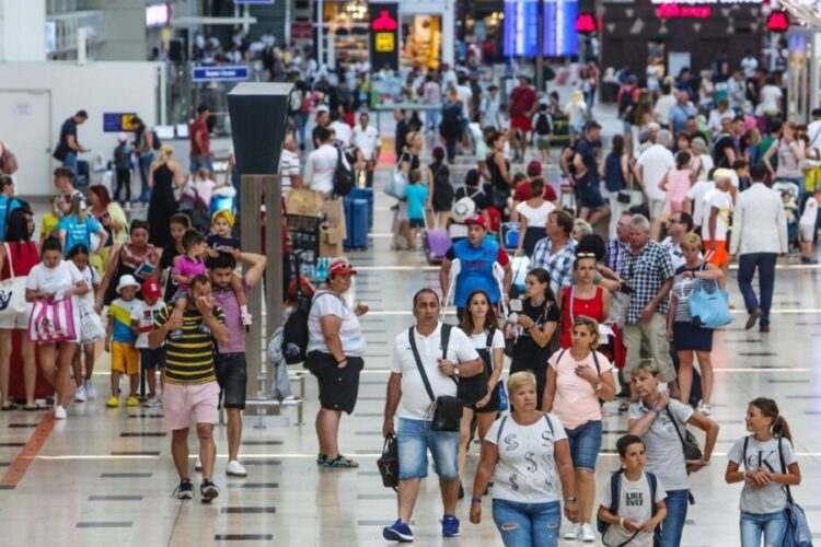 новость 03-08-2023 В первом полугодии Турцию посетили более 2,6 миллиона россиян